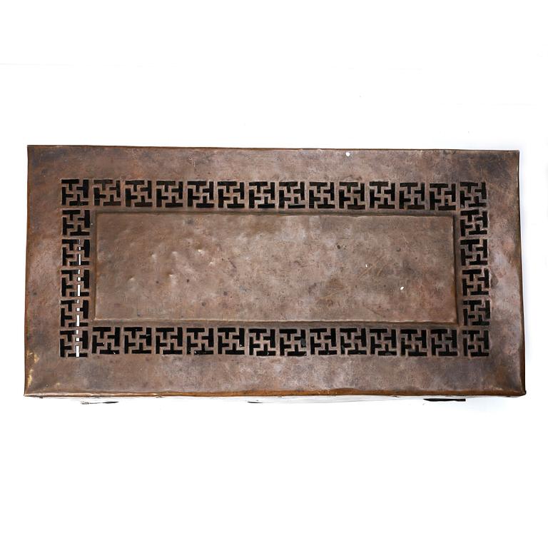 A copper alloy and brass ritual folding table, Tibet/Nepal, 1900-tal.