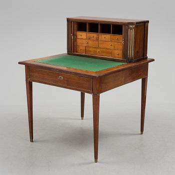 A late mahogany gustavian desk from about 1800.