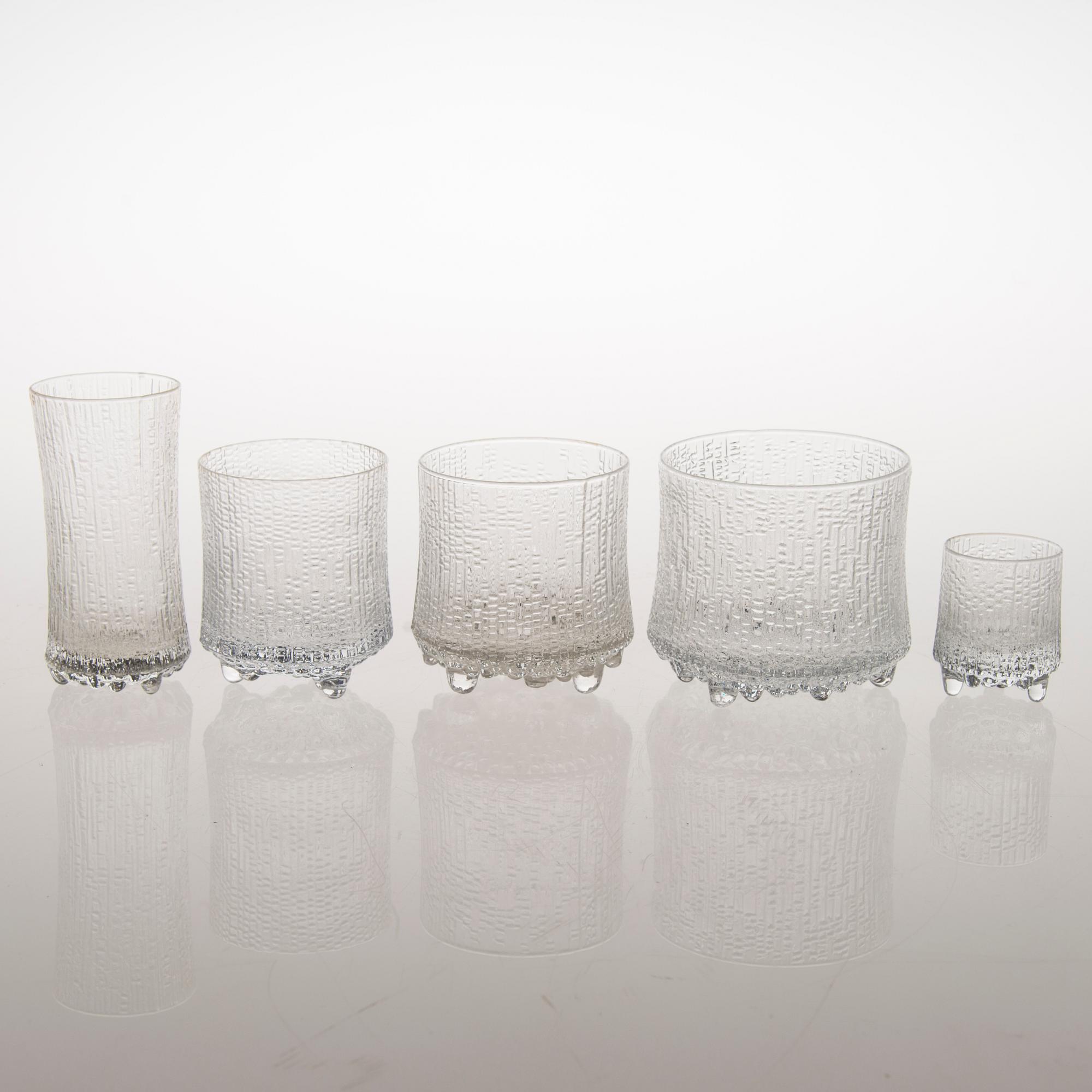 TAPIO WIRKKALA, Delar till glasservis, 31 st, 'Ultima Thule', Iittala, 1900-talets senare hälft.