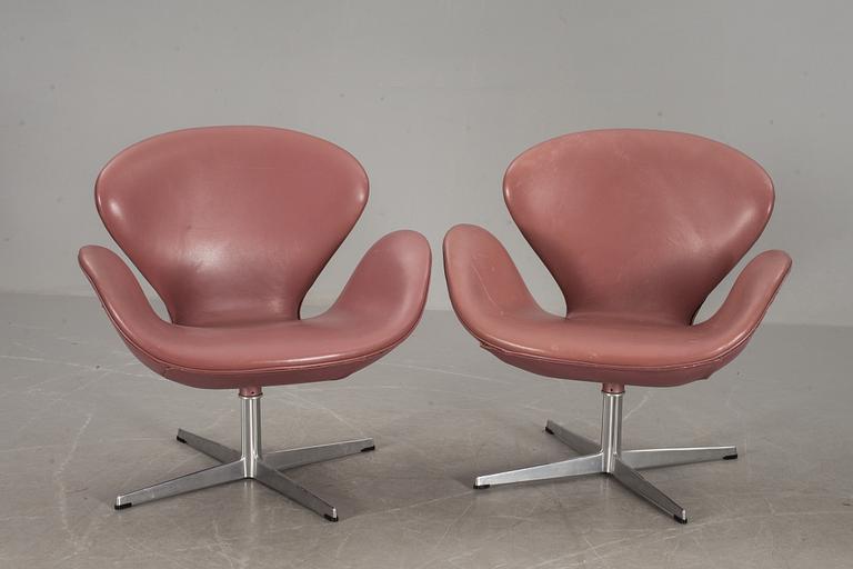 FÅTÖLJER, ett par, "Svanen", Arne Jacobsen, Fritz Hansen.