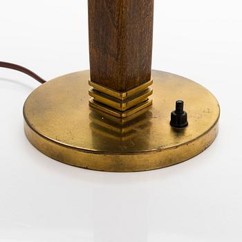Paavo Tynell, bordslampa, modell 5066, Taito Oy, 1900-talets mitt.