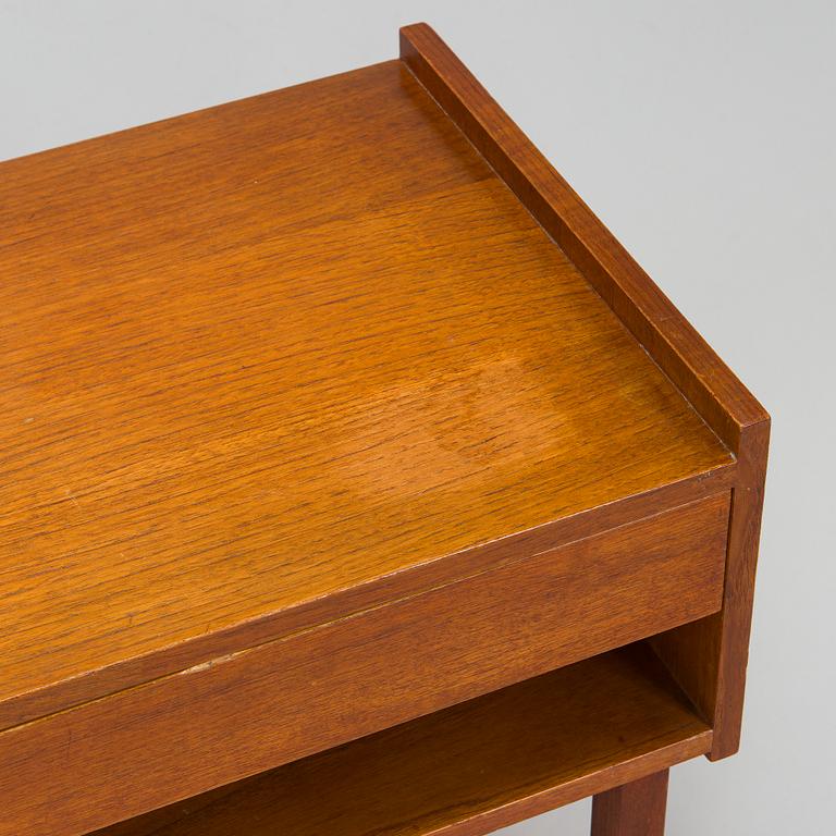 Sängbord, ett par, 1900-talets mitt.