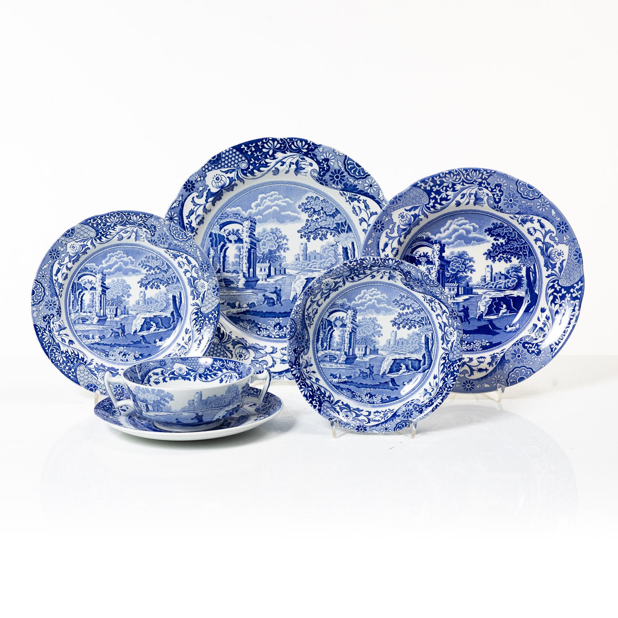 A 42-piece 'Spode's Italian' dinner service, England, mid-20th century - 21st century.