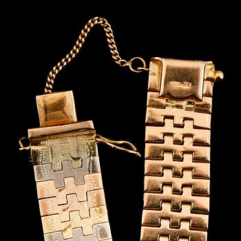ARMBAND, 18K guld, flerfärgat guld. Vikt ca 35 gram.
