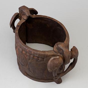 A cast iron plant pot, 1904.