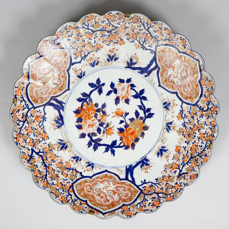 PRAKTFAT, porslin, Imari, Japan, 1800-/1900-tal.