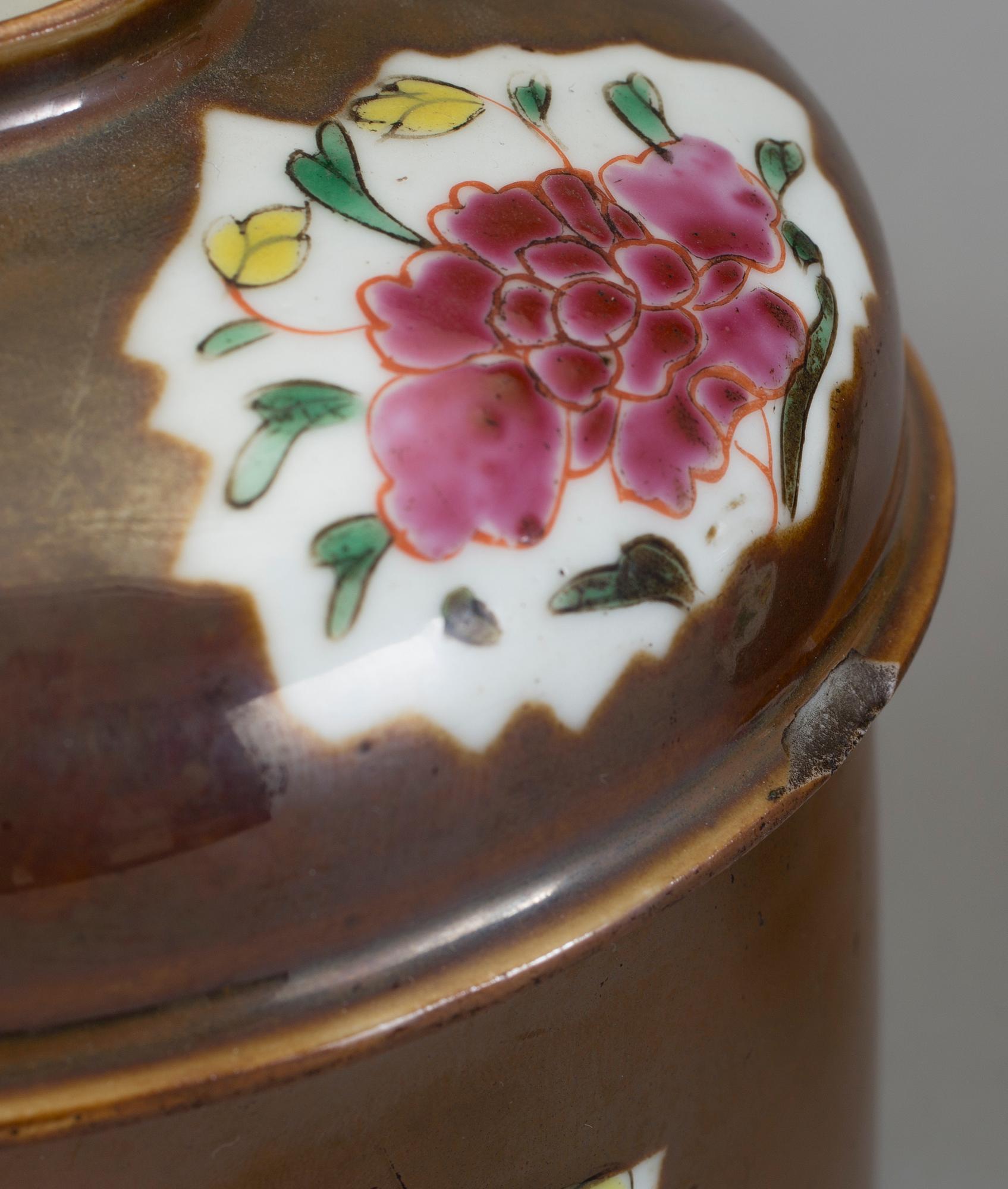 BURKAR, 2 st, porslin, Kina, 1800-tal.