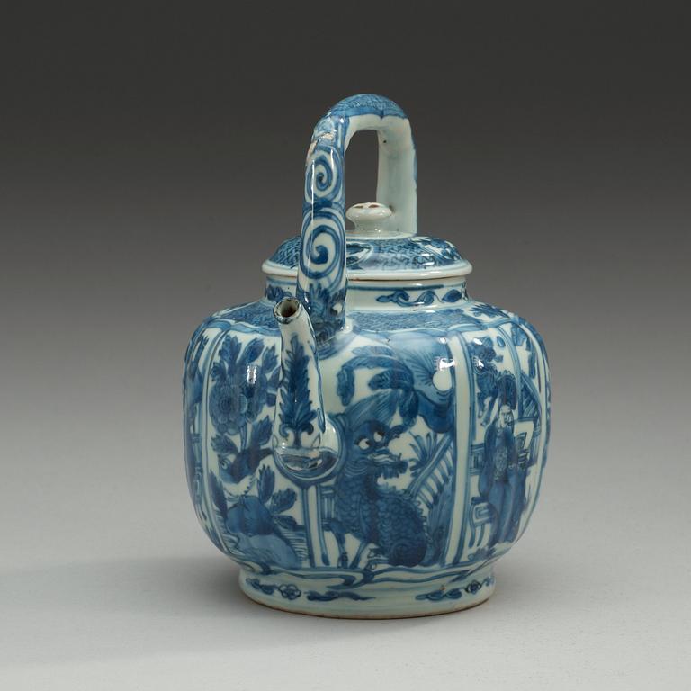 A blue and white tea pot with cover, Ming dynasty, Wanli (1572-1620).