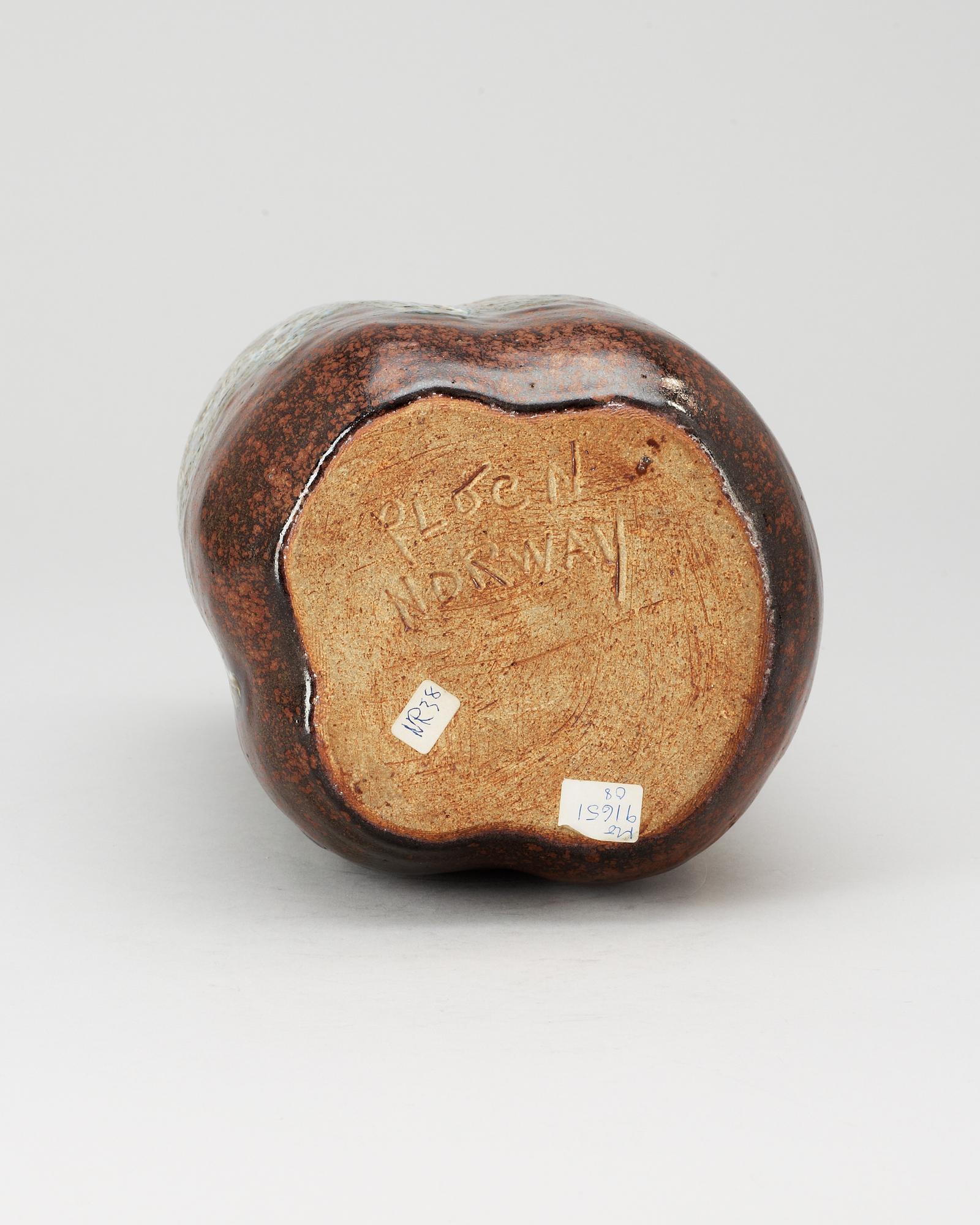 An Erik Plöen stoneware vase, Norway.