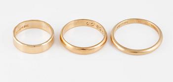 RINGAR, 3 st, 14 samt 18K guld. Vikt 14,4 gram.
