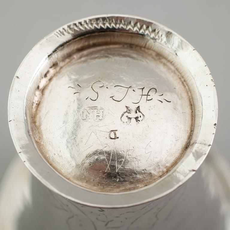 BÄGARE, silver, Henrik Nourin, Norrköping 1762. Vikt ca 41 gram.