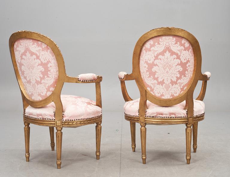 SOFFA och KARMSTOLAR, ett par, Louis XVI-stil, 1900-talets första hälft.