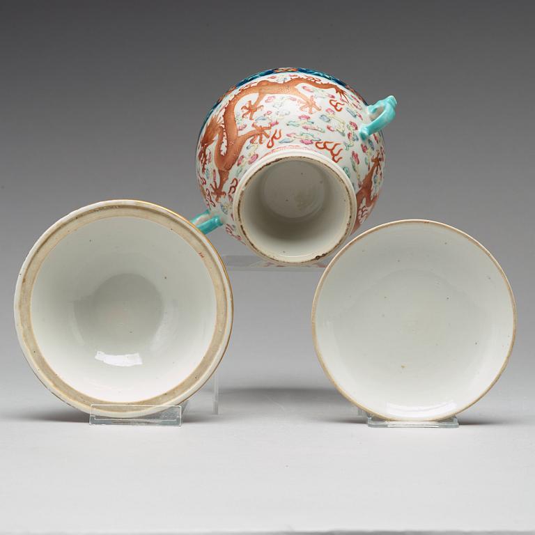 A pair of warmer pots with cover and liners, Qing dynasty, Guangxu (1875-1908).