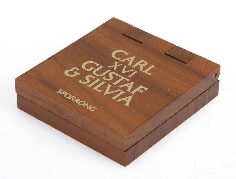 MINNESMYNT, Carl XVI och Silvia, 18K ca 61 gram.