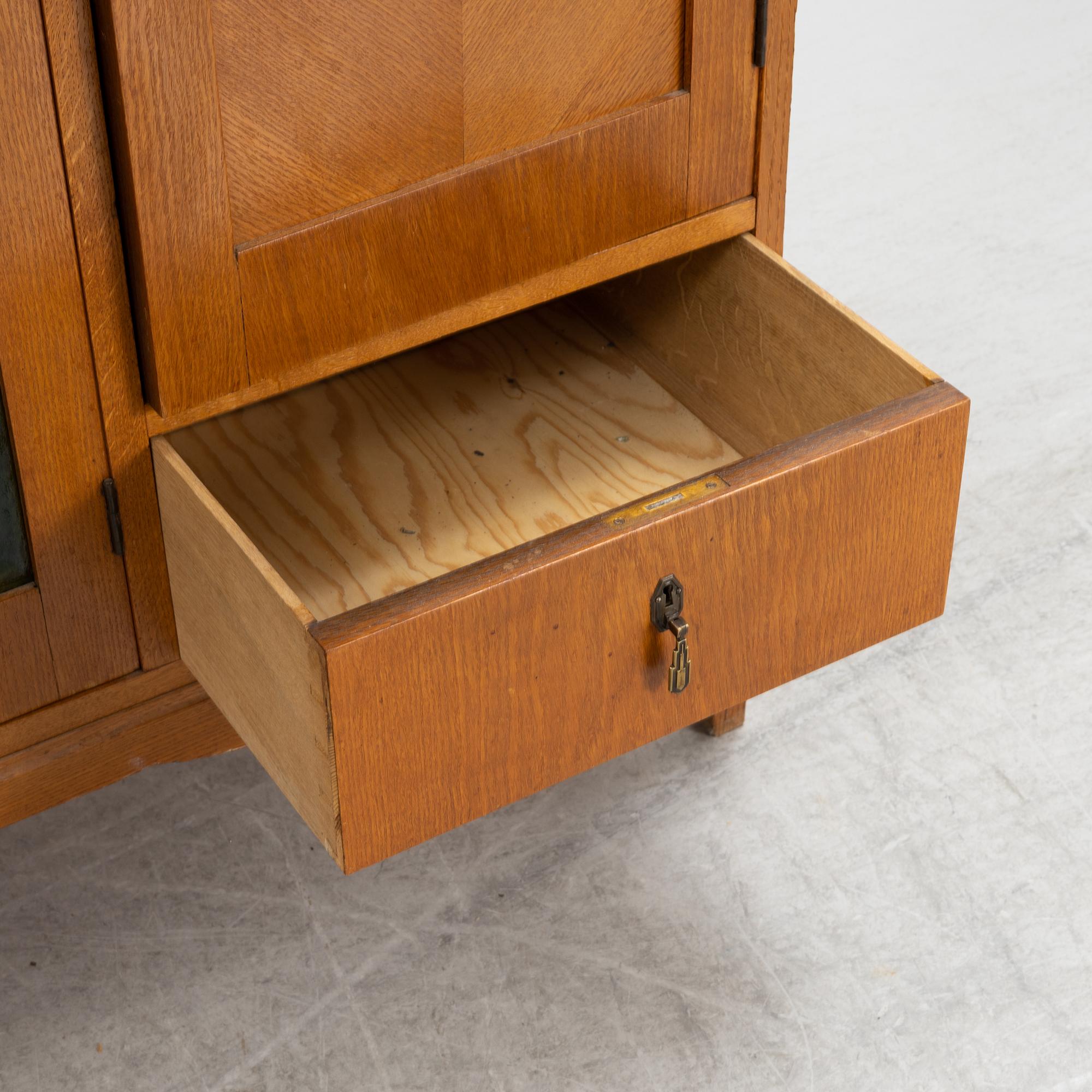 Vitrinskåp, 1920-tal.