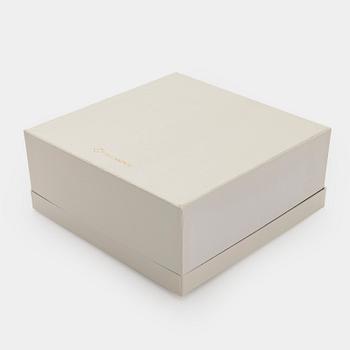 A. Tillander, skål, sterlingsilver och emalj. Helsingfors 2005.