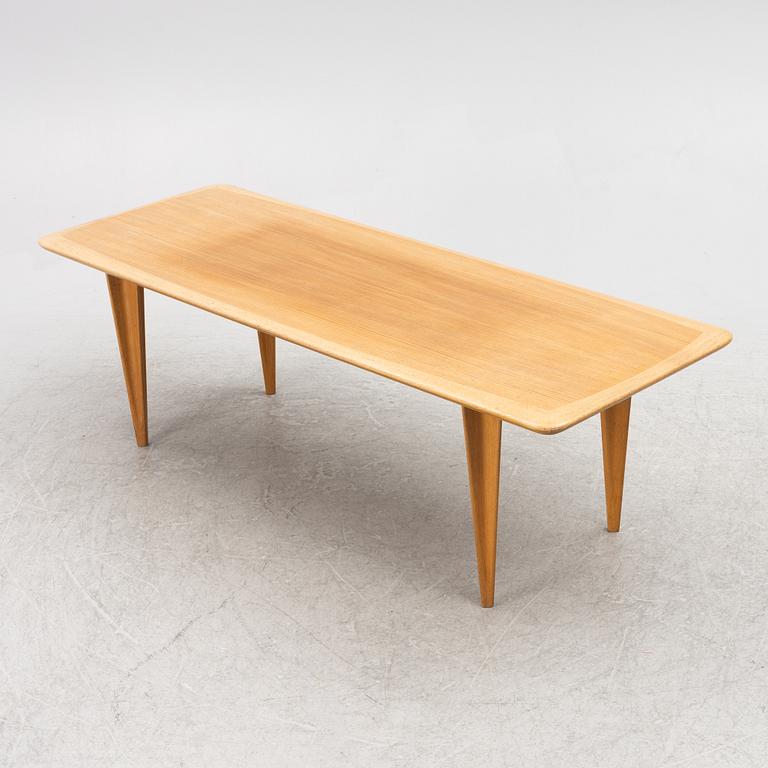 A coffee table, second half of the 20th century.