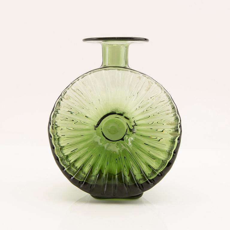 Helena Tynell, flaska, "Solflaskan", Riihimäen Lasi Oy. I produktion 1964-1974.