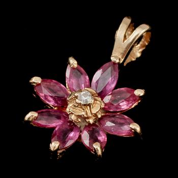HÄNGEN, 2 st, 14k guld med rosa safirer samt en åttkantslipad diamant, 1900-tal. Total vikt 4 g.