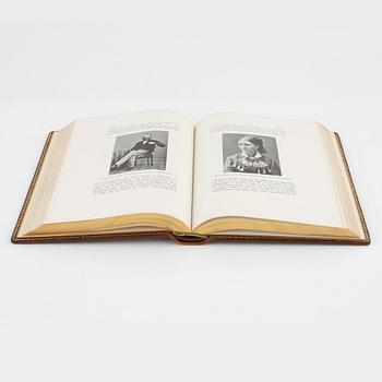 Bibliophile editions with original graphics – 4 volumes.