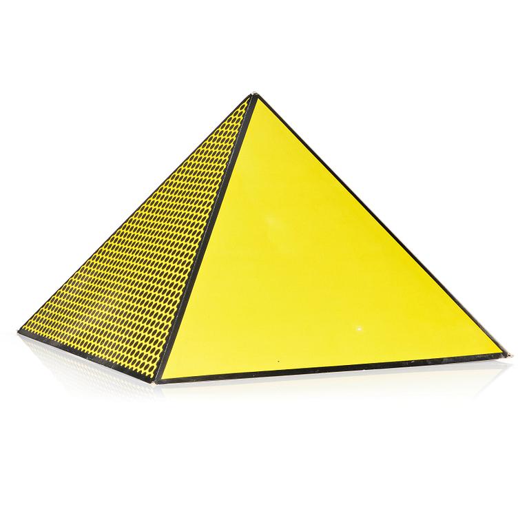 Roy Lichtenstein, "Pyramid".