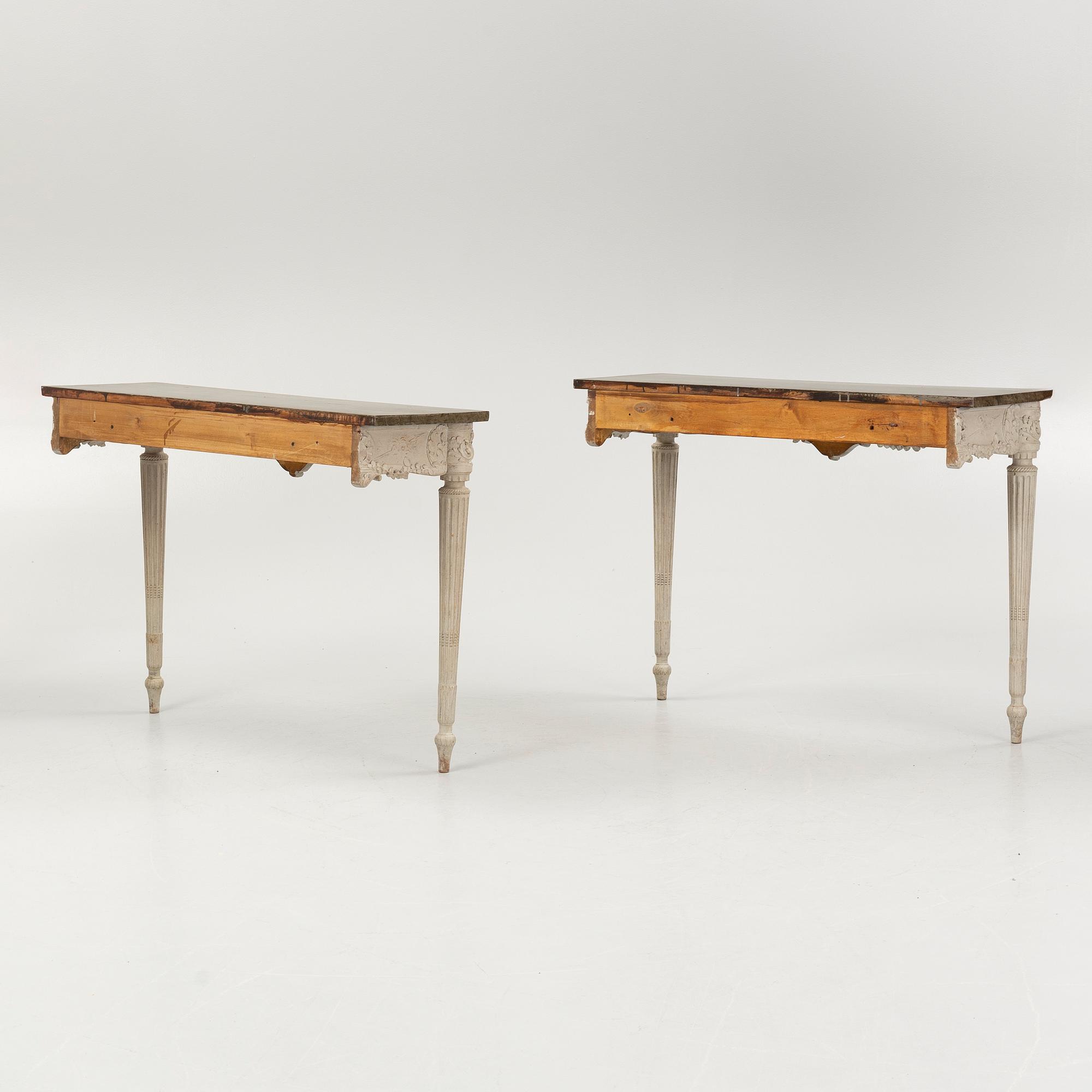 Konsolbord, ett par, Louis XVI-stil, omkring år 1900.