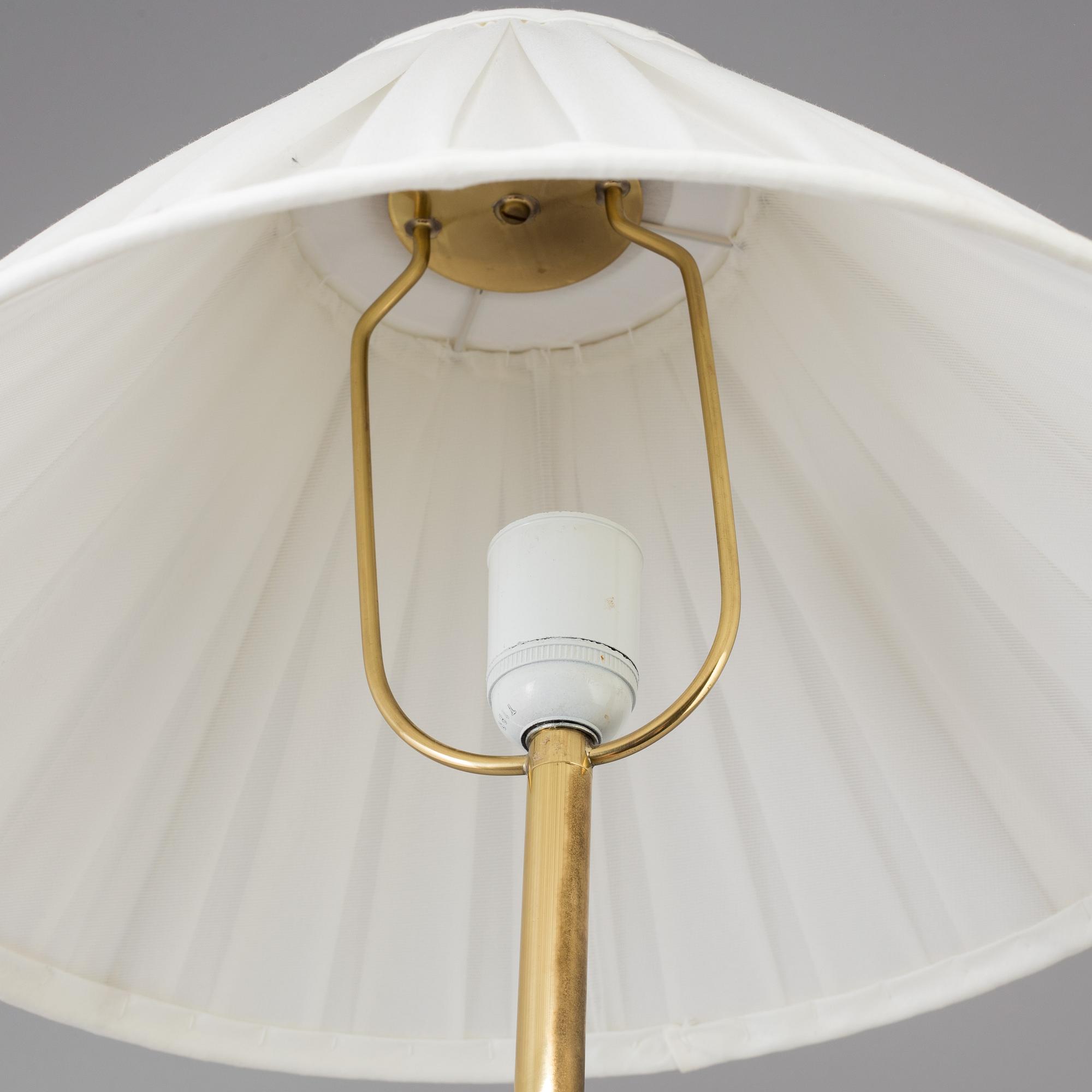 Josef Frank, a Josef Frank table light "2467/2" by Firma Svenskt Tenn.