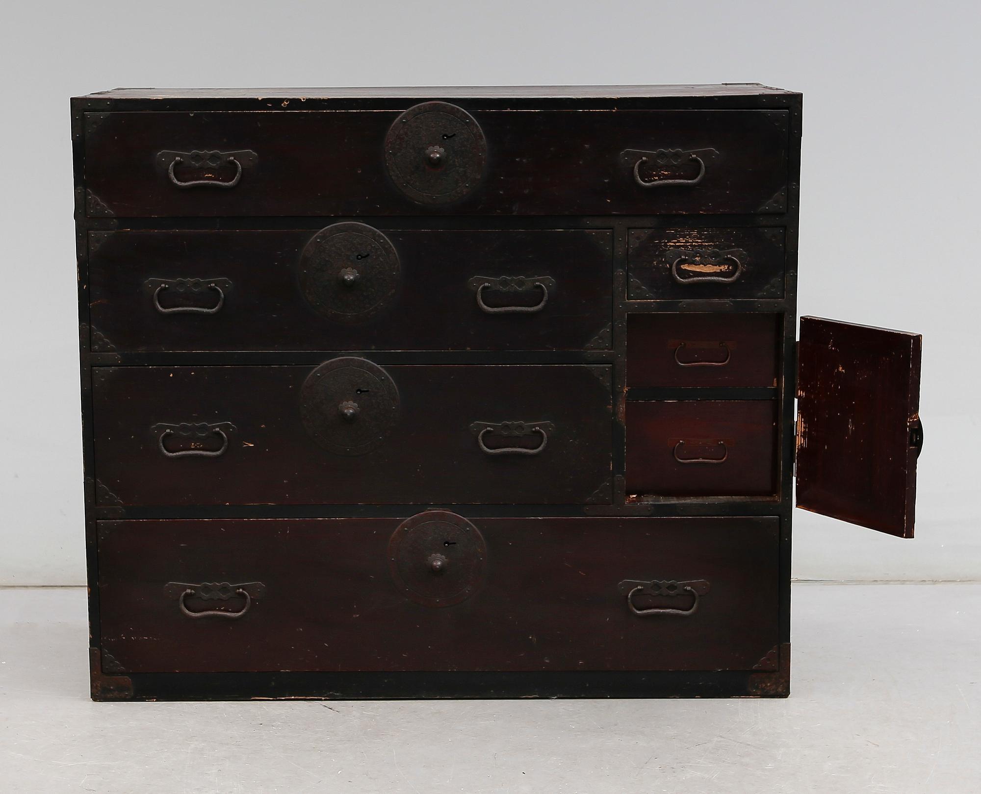 BYRÅ, Japan, 1800-talets andra hälft.