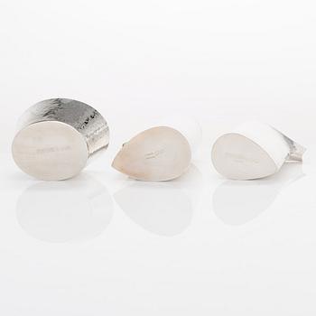 Pekka Piekäinen, A three-piece sterling silver serving set, marked PP, Platinoro, Turku 2000s.