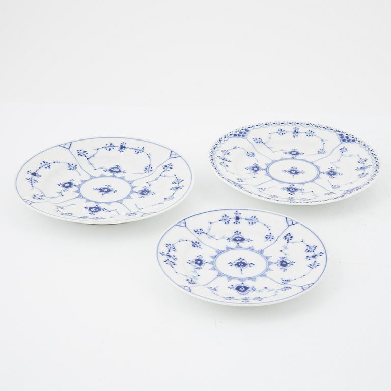 A porcelain tea and coffee service, 34 pices, 'Musselmalet', Royal Copenahgen and Bing &Grøndahl, Denmark.