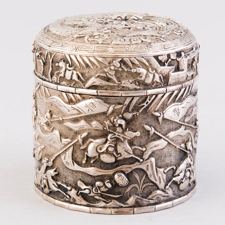 A Chinese silver box. Control marked by A. Tillander, Helsinki 1938.