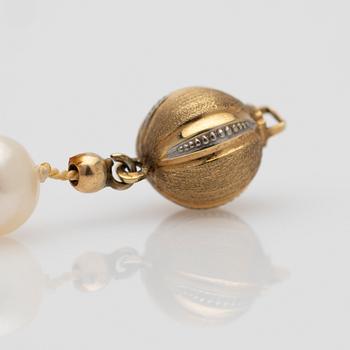 Collier, med odlade pärlor, lås 18K guld.