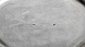 SKÅL samt SALTKAR, silver, Ryssland. Bl a Sankt Petersburg. 1800-tal. Total vikt ca 240 gram.