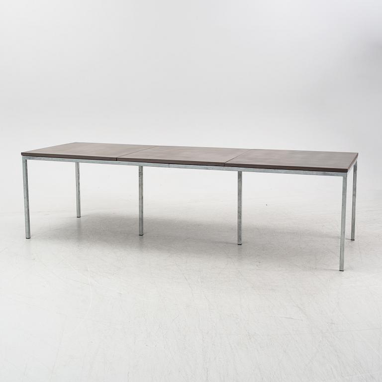 Matbord, "Mystic Concrete Collection", MBJ Design, Mats Bernhard Jönsson, Göteborg.