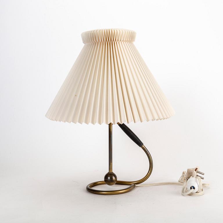 A "306" table lamp by Kaare Klint from the second half of the 20th century.