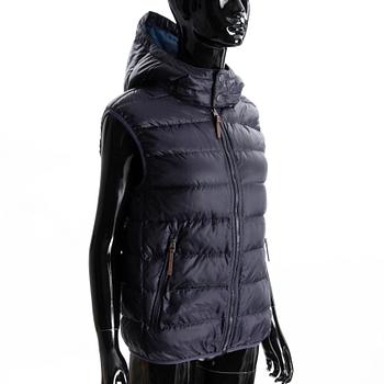 VÄST, Burberry, storlek M.