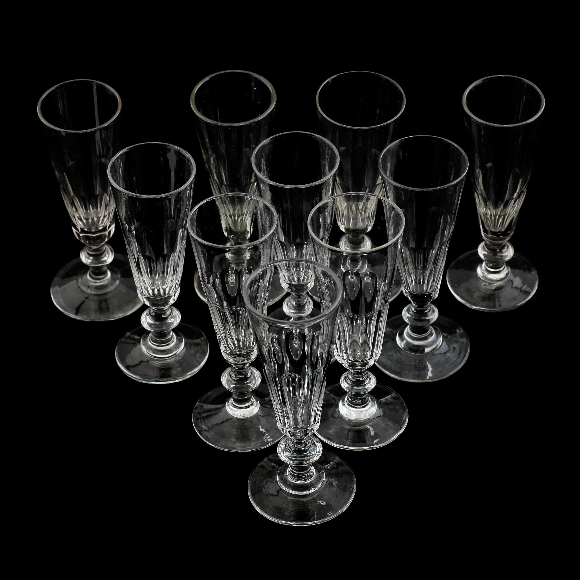 CHAMPAGNESTRUTAR, 10 st snarlika, glas, 1800-talets andra hälft.