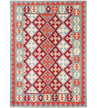 A kilim rug, c. 179 x 127 cm.