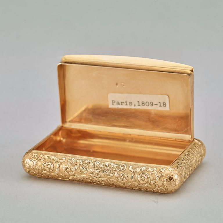 A French 19th century gold snuff-box, markes of Paris 1809-1818.