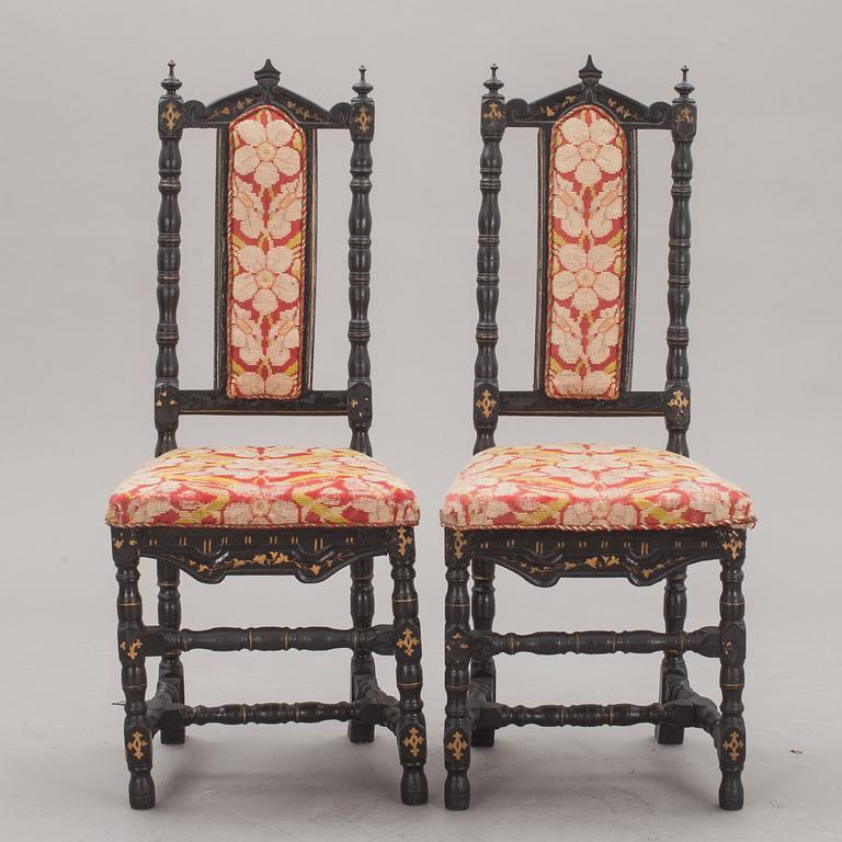 STOLAR, ett par, barockstil. 1800-tal.