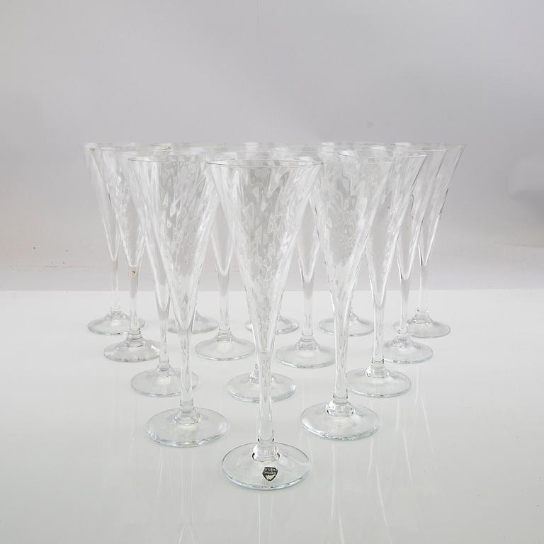 Gunnar Cyrén, champagne glasses 19 pcs "Helena", Orrefors second half of the 20th century.