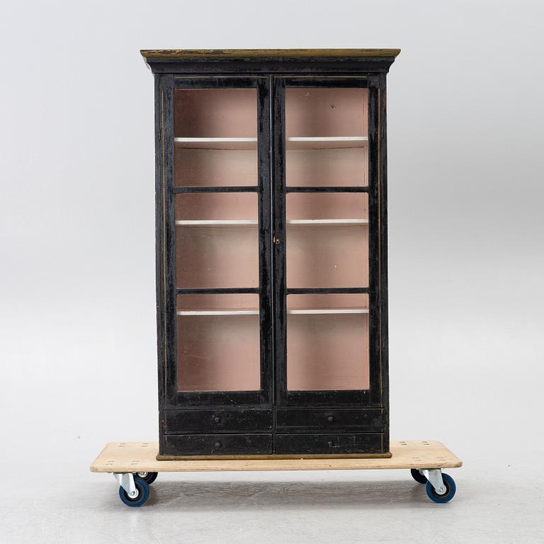 Display cabinet, upper part, 19th century.