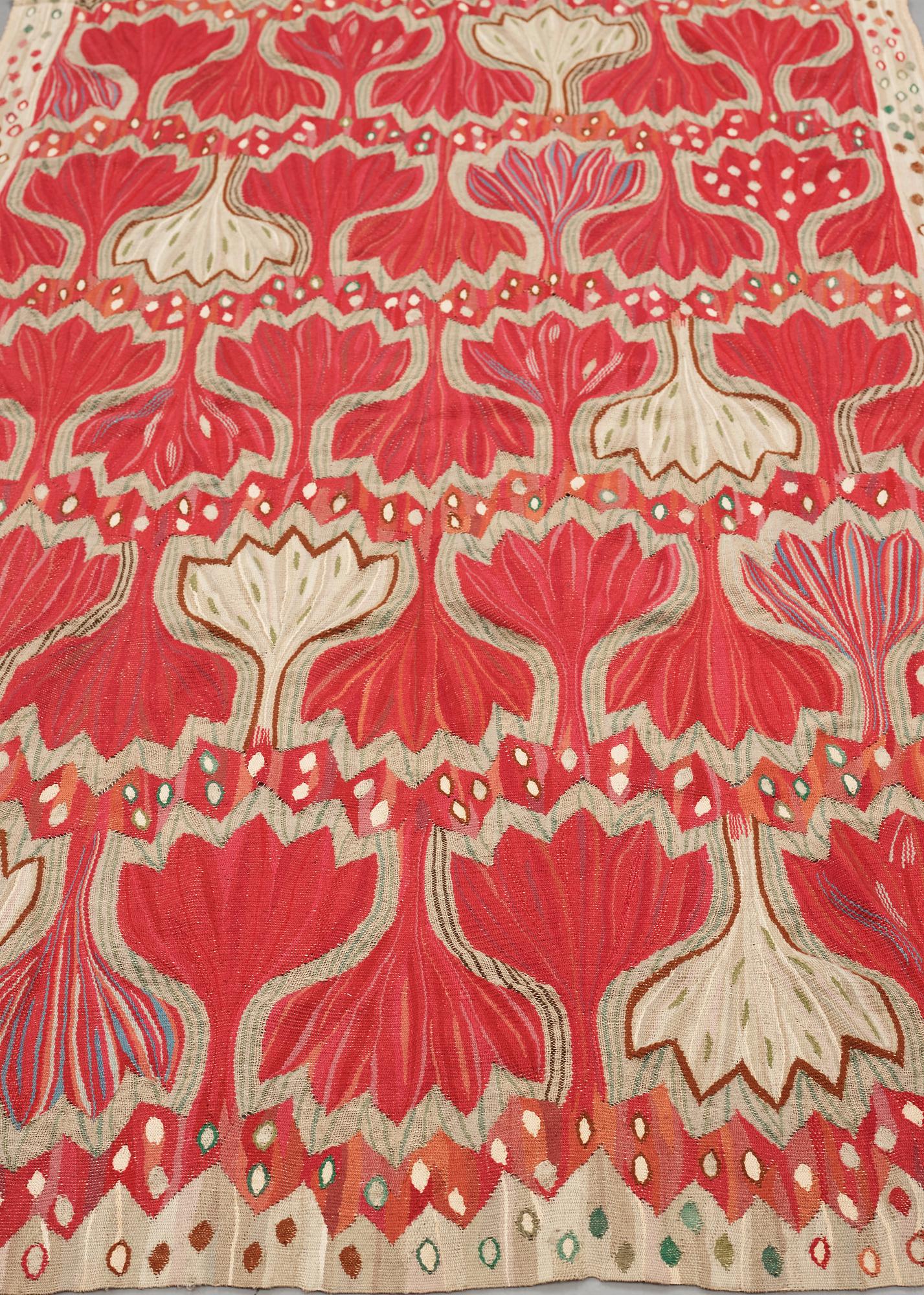 Ann-Mari Lindbom, gift Forsberg, VÄVD TAPET/DRAPERI, "Röd Crocus", gobelängvariant, ca 250,5 x 138,5-143 cm, signerad AB MMF AML.