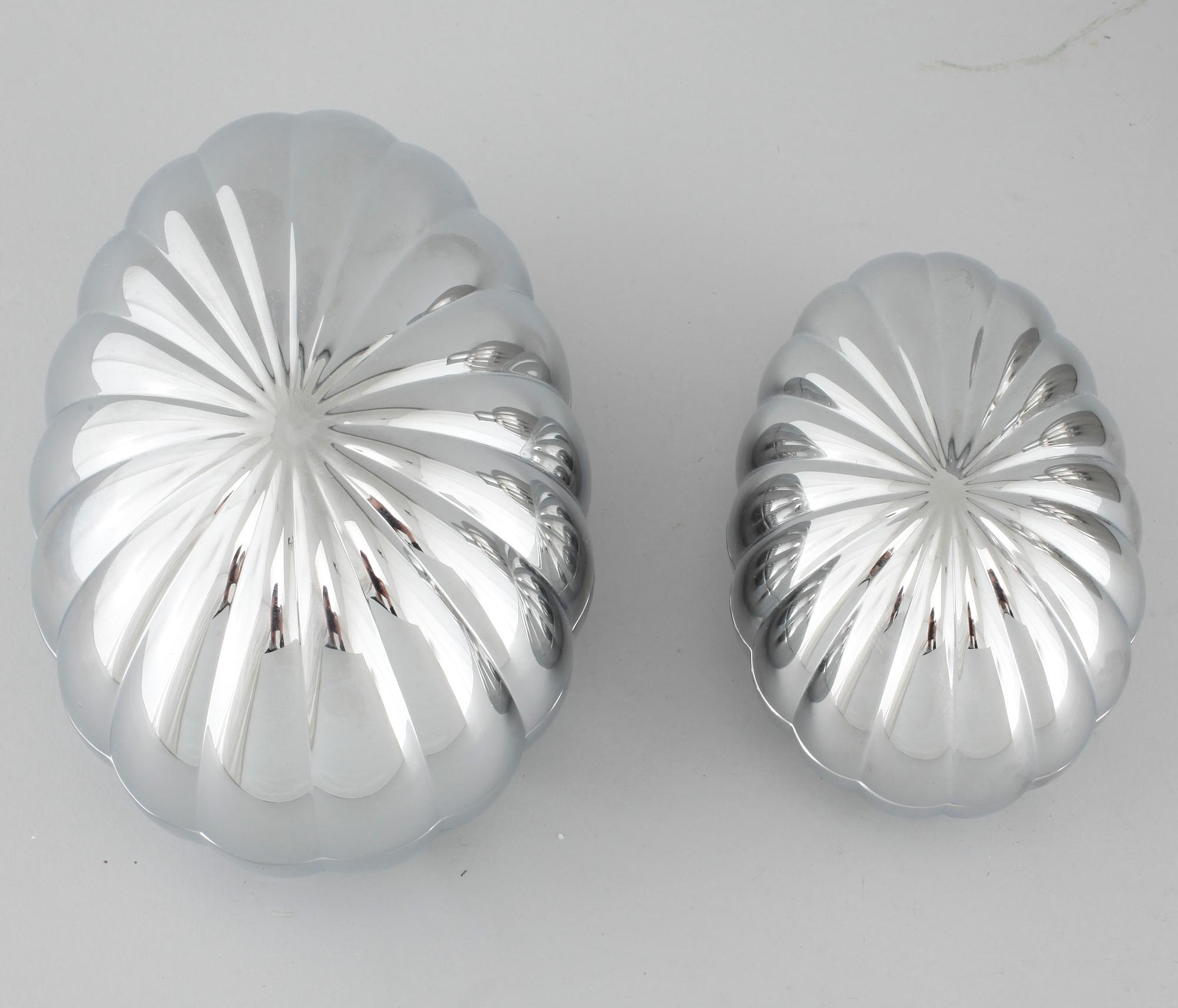 TERMOSKANNA samt PÅSKÄGG, 2 st, rostfritt stål, delvis Sigvard Bernadotte, Georg Jensen, 2000-tal.