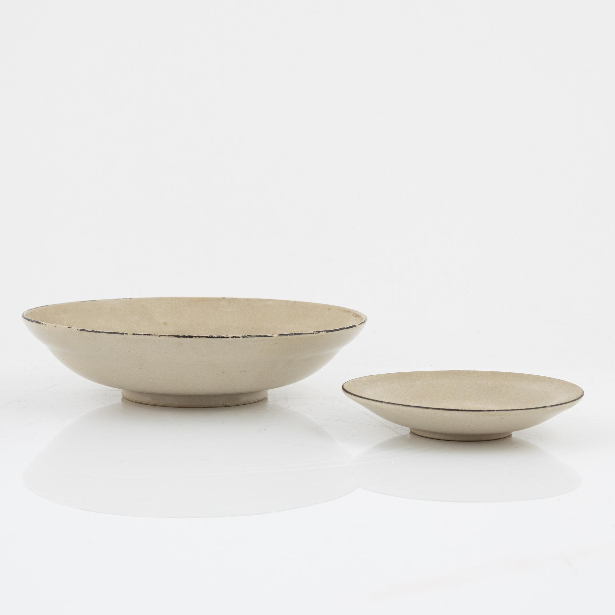 A set of Japanese bowls, Edo period (1666-1868).