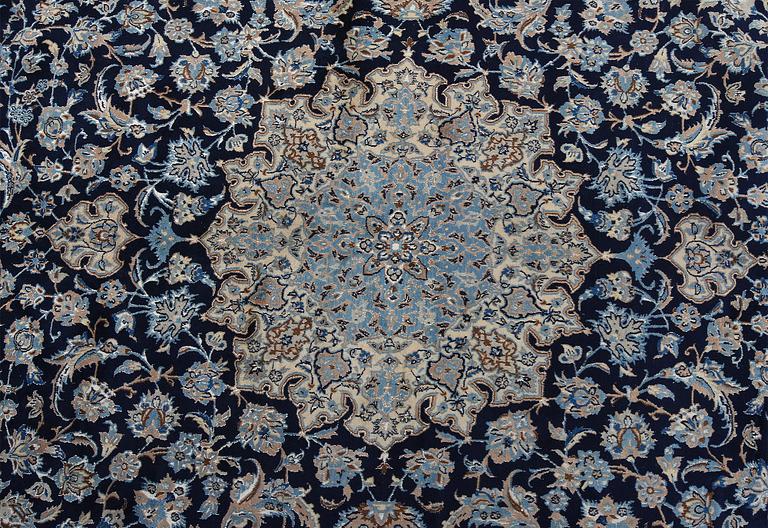 CARPET, Nain, 9 LAA, ca 404 x 293 cm.