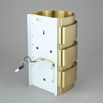 VÄGGLAMPA, mässing. Hans-Agne Jakobsson, Markaryd, 1960-70-tal.