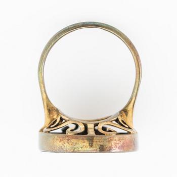 Halsband, ring och armband med slipade malakiter, Kina 1900-talets första hälft.