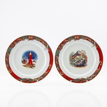 Stefan Lindahl service 46 pcs "Disney" for Fyrklövern late 20th century porcelain.