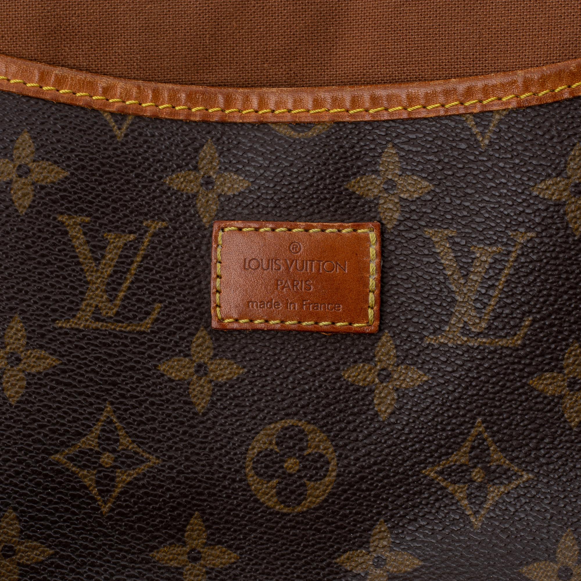 LOUIS VUITTON, a 'Saumur 35' bag.